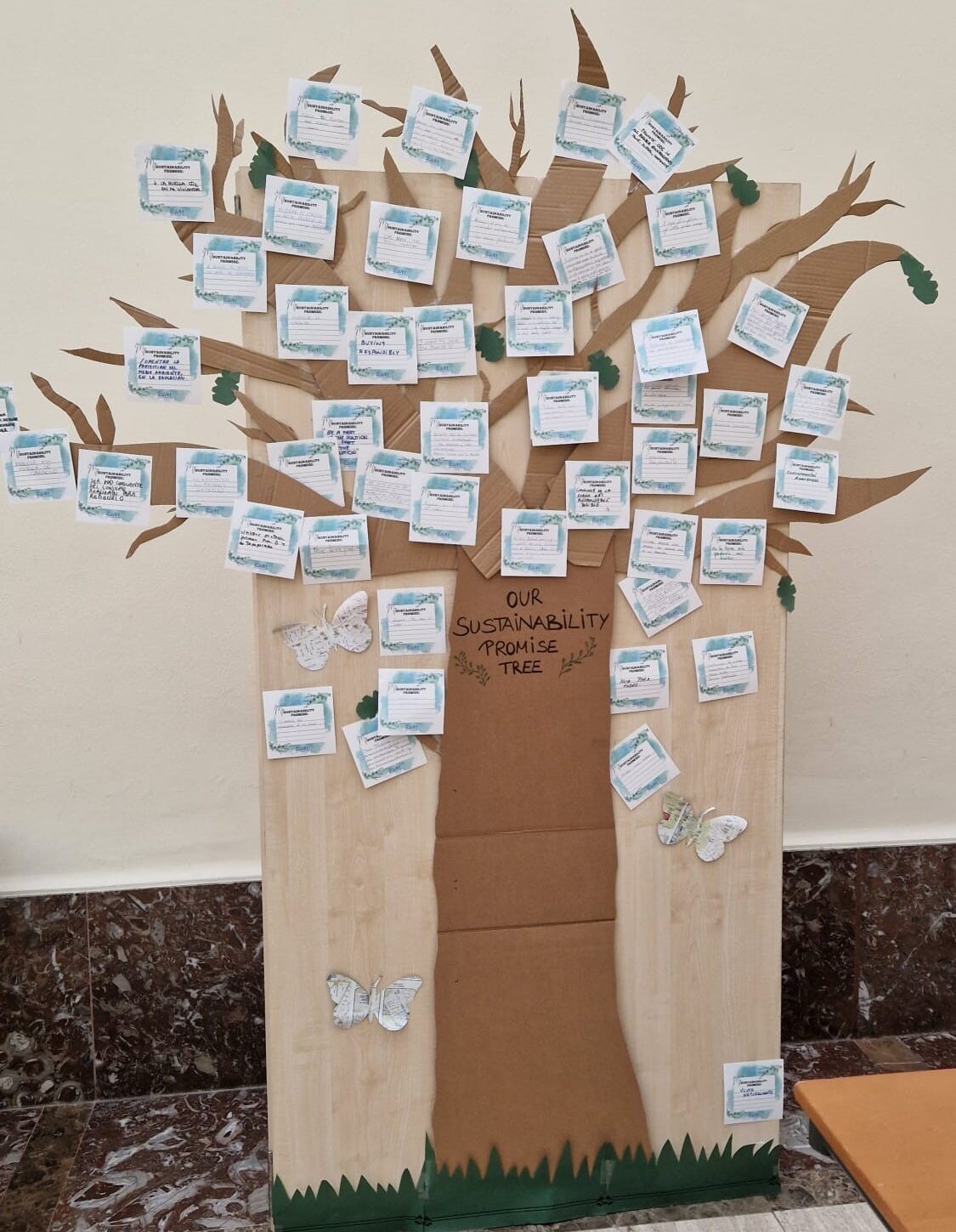 The G2VET Sustainable Promise Tree at the final conference in Valladolid, made by the G2VET Conference team: Annemarie Ohnoutka (BBRZ), Nicole Gassner (BBRZ), Madlen Kemper (SBH) with used office material